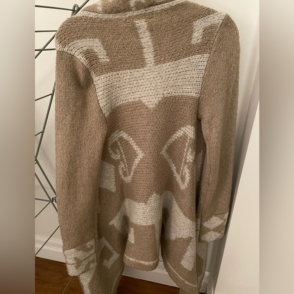 Line cardigan/jacket size small - Picture 2 of 3